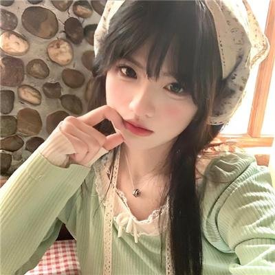 隔楼女孩：我们之间的层距